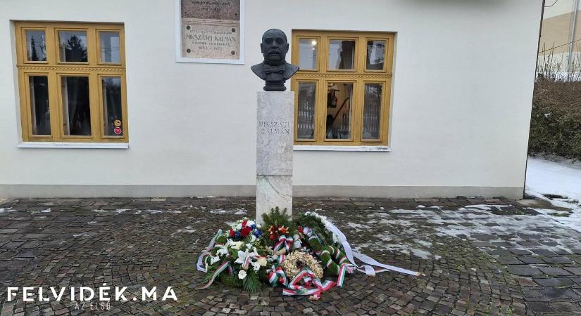 A szklabonyai Mikszáth-megemlékezés képeken