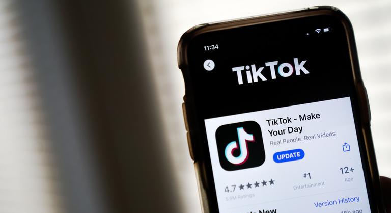 Új rendszert vezet be a TikTok az EU egész területén