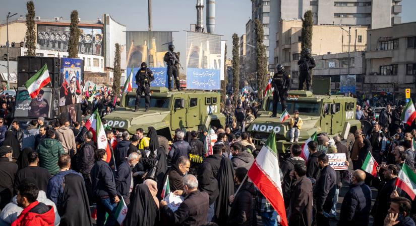 „Túlélő üzemmódban vagyok” – internet és információk nélkül próbálnak hazajutni az Iránban rekedt magyarok