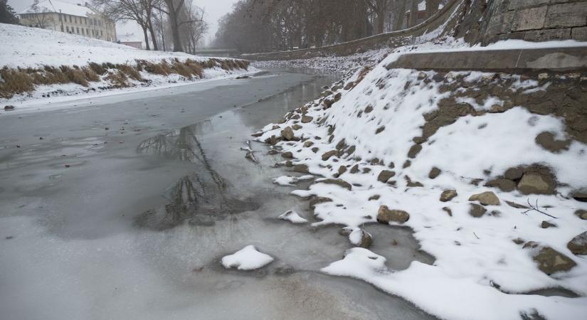 Alig van víz a folyókban, tavakban, alacsony a Duna, a Rába, a Fertő vízállása