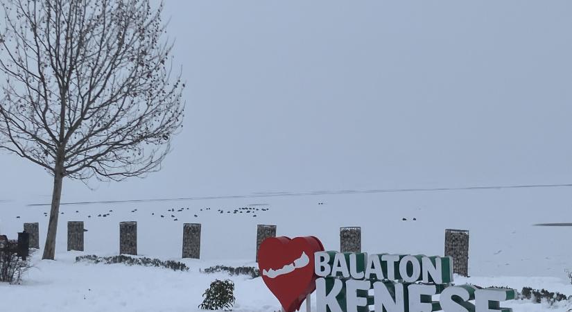 Nagyon figyeljen, akit vonz a befagyott Balaton