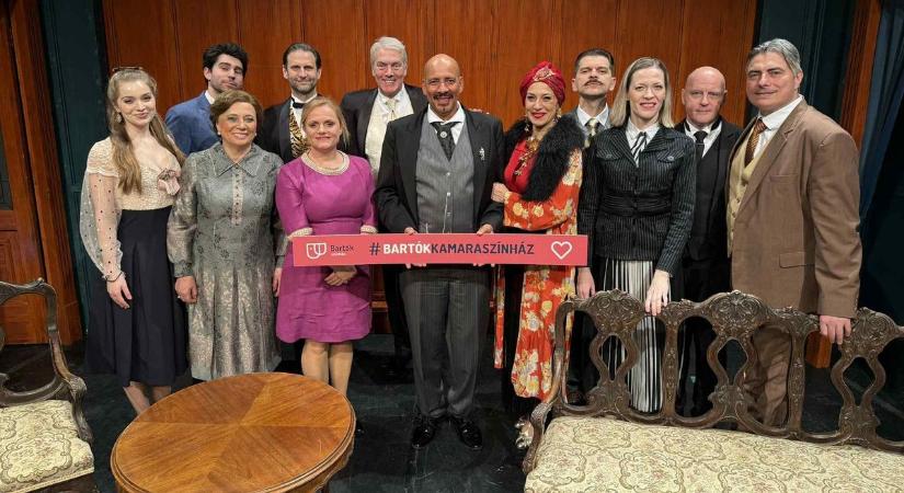 Farsangi derű költözött a színpadra az első fesztiválesten