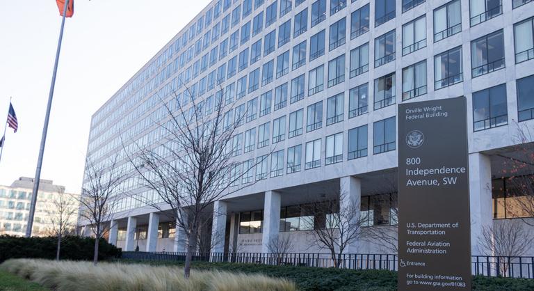 Katonai műveletek veszélye miatt figyelmeztetést adott ki az Egyesült Államok