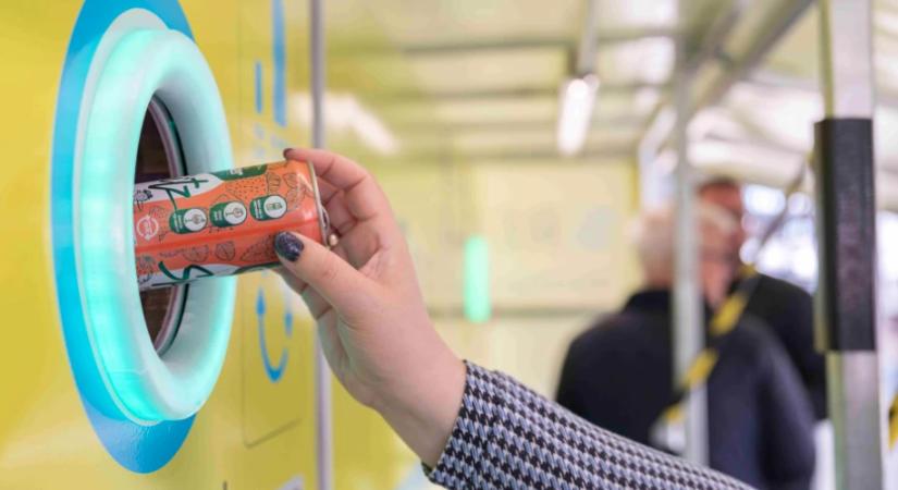 Több mint 120 millió forint adomány gyűlt össze palackvisszaváltásokból
