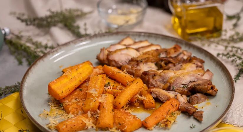 Ínycsiklandó köret dobja fel a sültet: ropogós csirkecomb parmezános répával