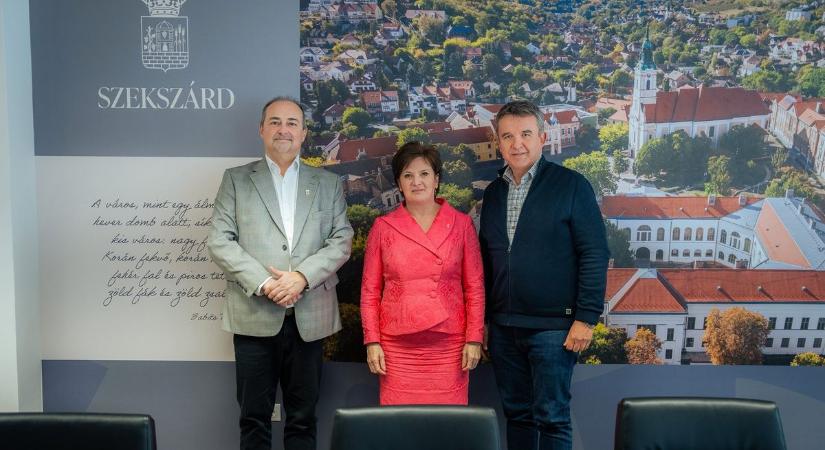 Jó hírt hozott a találkozó: továbbra is számíthat Szekszárd az állami támogatásra