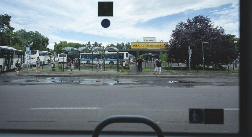 Elképesztő! Több mint 200 ezer forintnyi érték tűnt el egy egri buszon – te láttad?