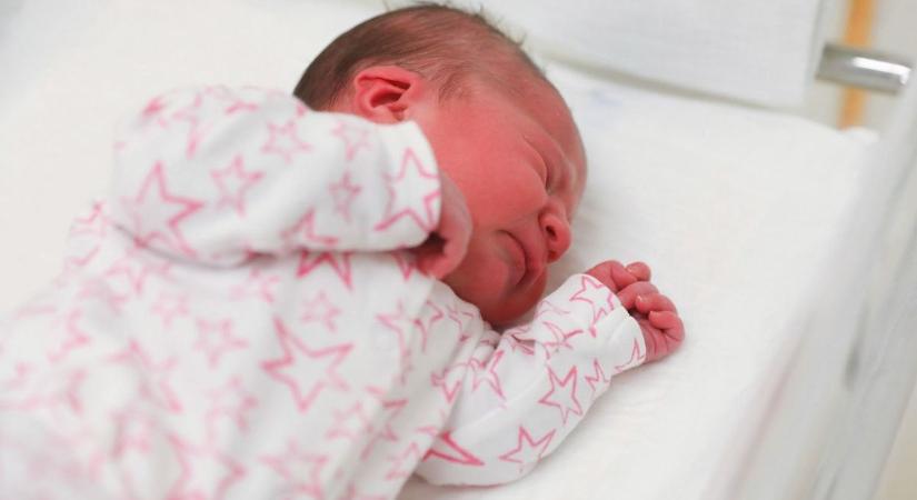 Ikerdömping és különleges nevek a kaposvári kórházban: Ámon és Zahira is megérkezett a gólyahírrel