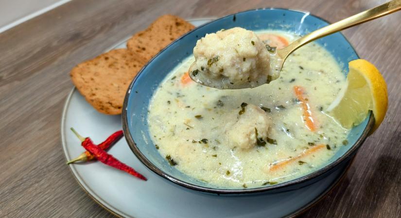 Ha eddig nem kóstoltad, itt az ideje: így készül a legfinomabb magyar halgombócleves