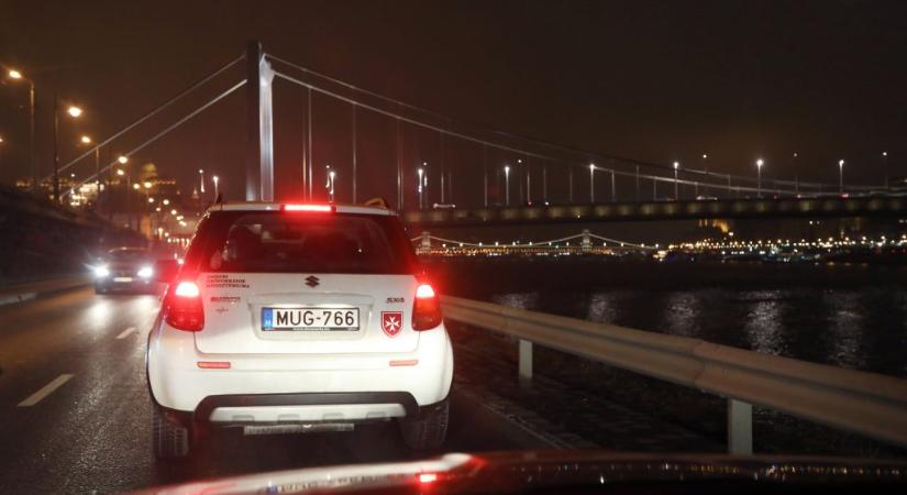 Fagyhaláltól mentettek meg egy férfit, akit állítólag előtte kizavartak egy bevásárlóközpontból