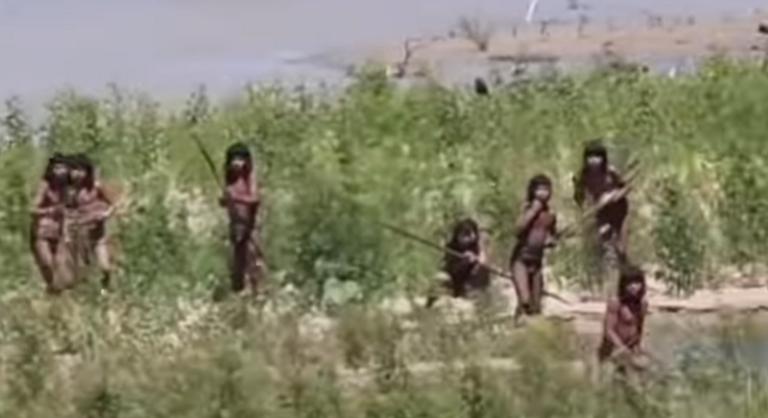 Lenyűgöző harmadik típusú találkozás egy eddig ismeretlen amazonasi törzzsel – videó