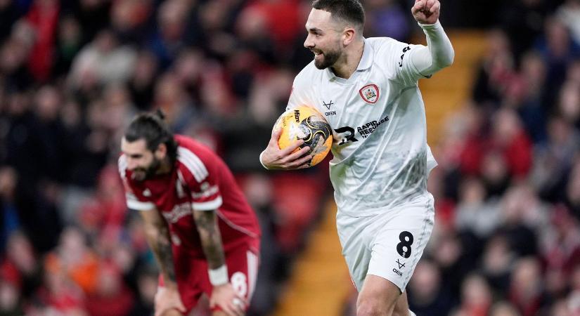 Arne Slot elszólta magát, ezt tette a dühöngő Szoboszlai Dominik a sokkoló és tiszteletlen hibája után