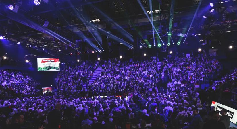 Lélegzetelállító látvány a Háborúellenes gyűlésen - fotó