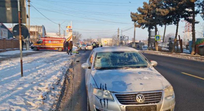 Halálra gázoltak az átjárón egy férfit