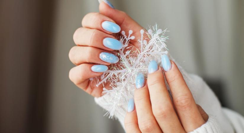 Januári körmök: inspirációk a téli manikűrödhöz