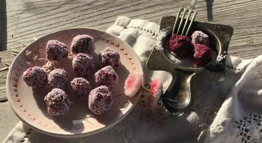 Rózsaszín kókuszgolyó