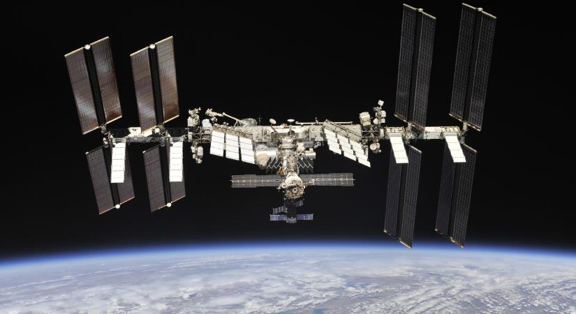 Scifi horror, ami a vírusokkal az űrben történik, és senki sem érti, miért