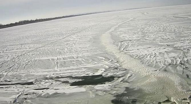 Kameránk előtt repedt szét a Balaton jege