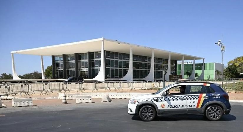 Majdnem megölte családtagjait egy tinédzser lány, mert nem engedték el a barátjával