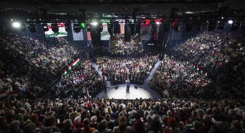 Orbán Miskolcon: A szülők felelőssége is, hogy a gyerekeik szembefordultak a kormánnyal