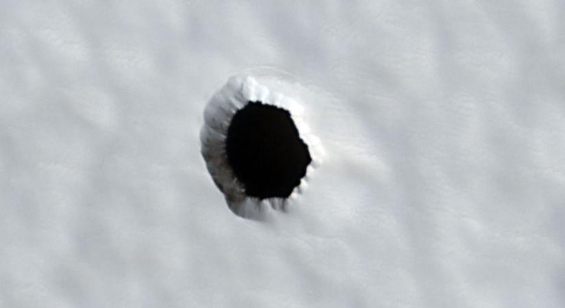 Egy titokzatos lyuk a Marson: nagyobb jelentősége van, mint gondolnád!