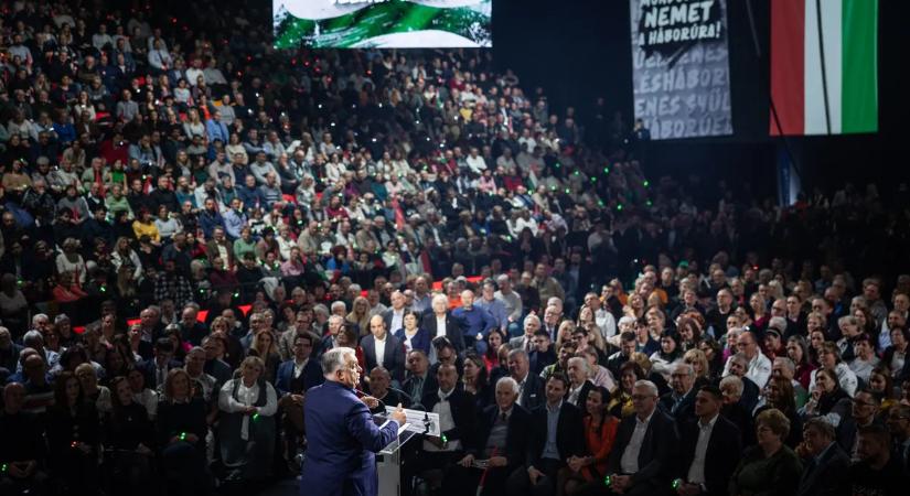 „Körbevesznek jó barátok” – ezt a látványt még Orbán Viktor sem akarta elhinni