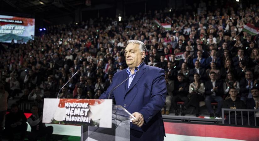 Orbán Viktor arra kérte a szülőket, hogy beszélgessenek a politikáról a gyerekeikkel