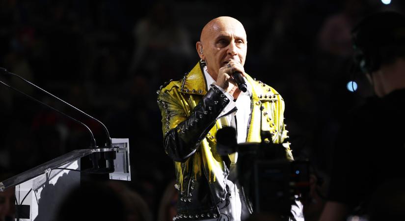 Háborúellenes Gyűlés: Pataky Attila különleges dalt írt Miskolcról