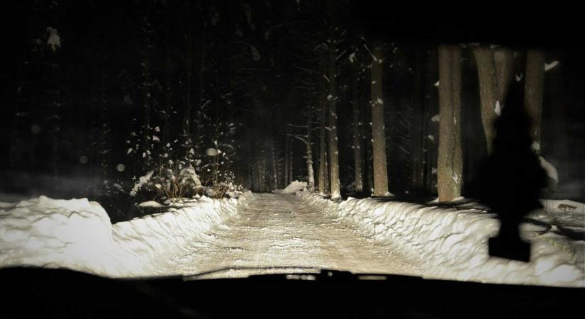 Mínusz 15 fokban, térerő nélkül: a hegyekben rekedtek a fiatalok Kovászna megye határában