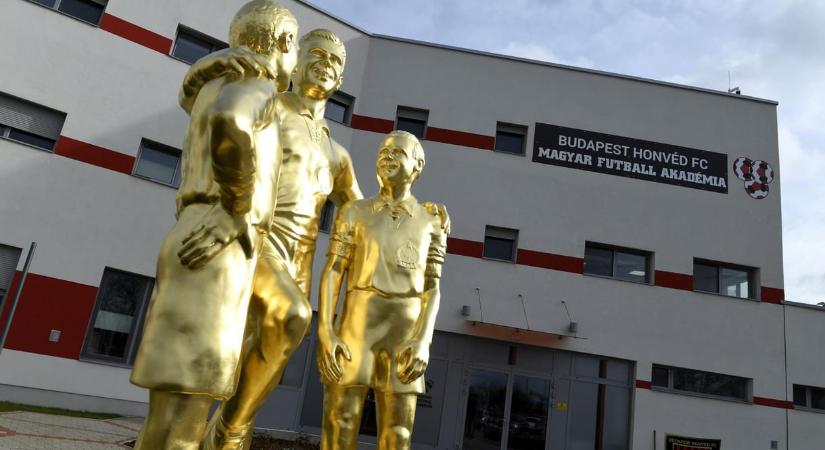 Névváltás jöhet a Honvédnál, szavazást ír ki a klubelnök Szijjártó Péter