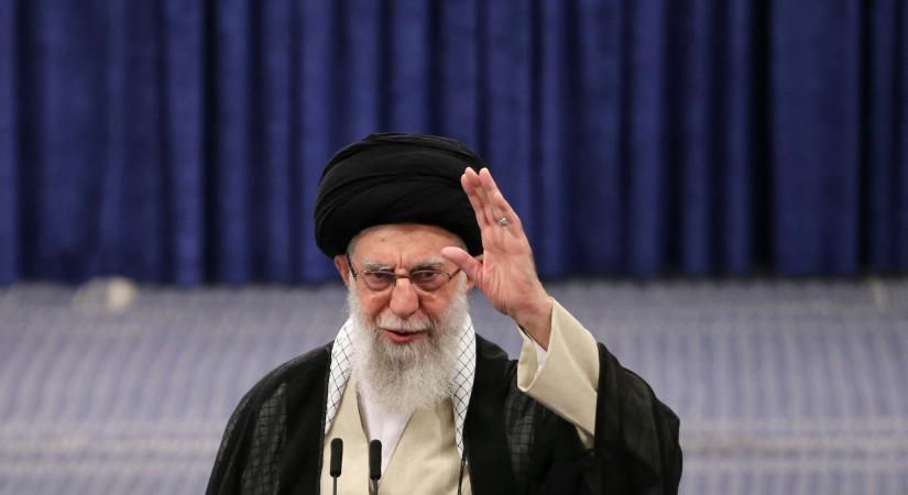 Az iráni ajatollah Izraelt és az Egyesült Államokat hibáztatja a több ezer halottért