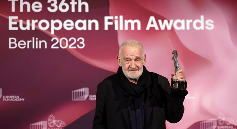 A hatvanon túl is lázadó, akinek a méltóság volt a legfontosabb – Tarr Béla emlékére