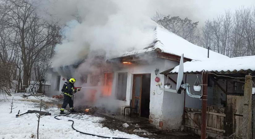 Felemésztették a lángok a borotai házat, lakhatatlanná vált az épület