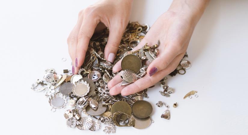 Hirtelen drágulás: az egekben az ára az egyik nemesfémnek! Szinte minden háztartásban van belőle, most adja el!