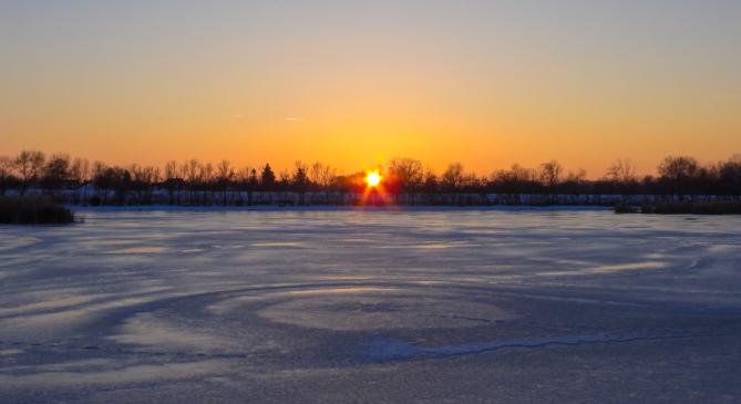 A Kárpátok hágóin át és az Al-Duna felől csordogál be a fagyos levegő