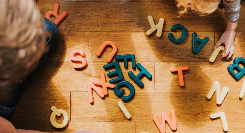 Tanítót válasszunk, ne pedagógiai módszert! – Vekerdy Tamás gondolatai ma is érvényesek