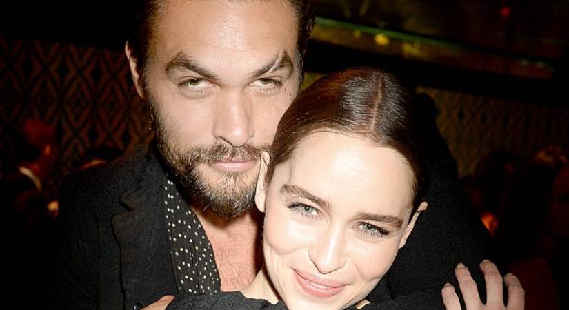 Emilia Clarke és Jason Momoa friss, közös fotója tarol az Instán: a Trónok harca rajongói megkönnyezték a képet