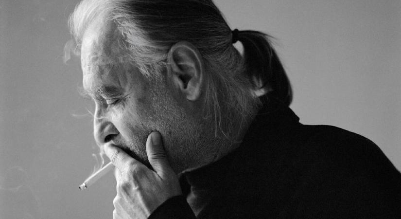 „Térden állva nem lehet élni, és soha nem lehet valódi filmet csinálni” – Tarr Béla emlékére