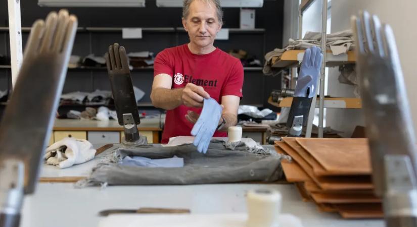 Ez nem is kesztyű, ez második bőr