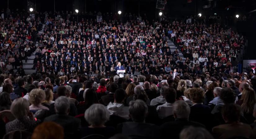 Egy tűt se lehetett leejteni a miskolci DPK gyűlésen – galéria