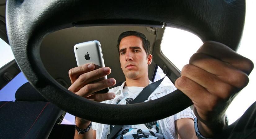 Folyamatosan nézi, merre jár a gyereke? A kaposvári pszichológus szerint ez veszélyesebb, mint hinné