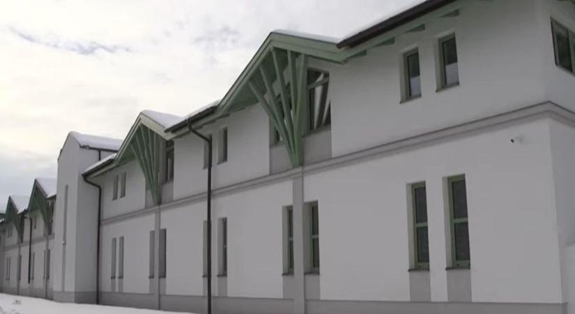 Hamarosan nyithat a Ceglédfürdő gyógyászati központja – már a célegyenesben járnak