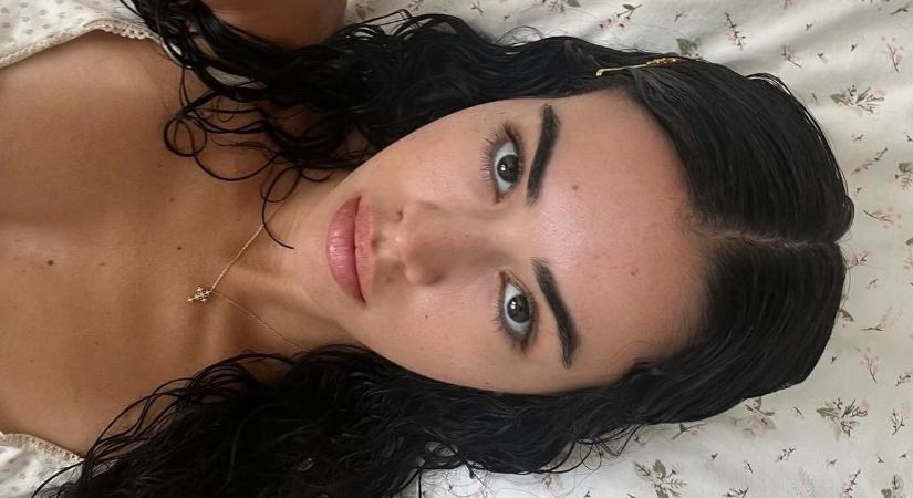 Ausztráliában született, Los Angelesben él, a Playboyban szerepelt