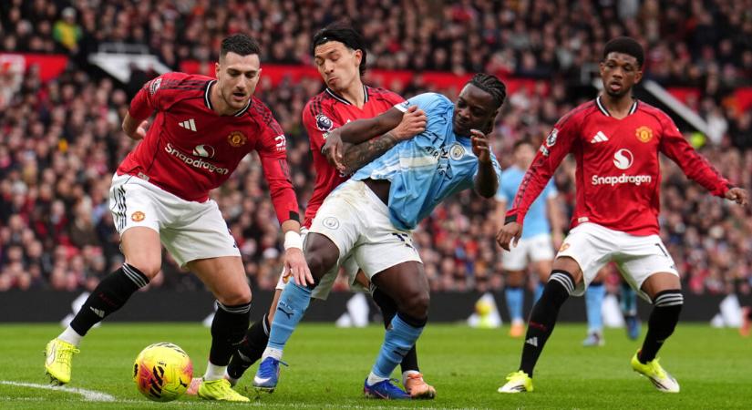 Kiderült, miért nem állították ki a Manchester United védőjét a City ellen