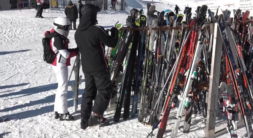 Több mint 500 magyar dolgozik az osztrák sípályákon a jobb megélhetésért