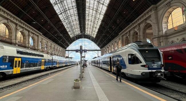 Akadálymentes peront alakítanak ki a Keleti pályaudvaron