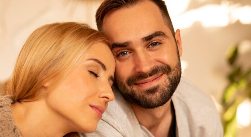 Érzelmi intimitás vs. fizikai intimitás: Miért van szükségünk mindkettőre?