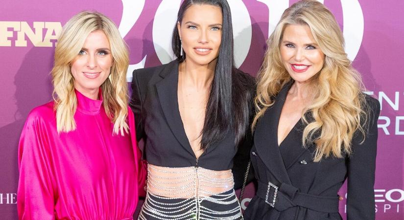 A híres szupermodell új bikinis fotói felrobbantották az internetet