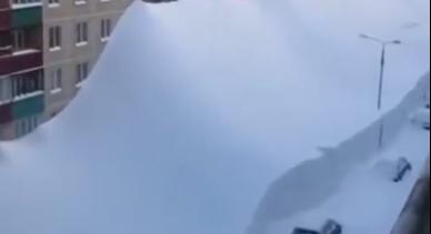 Ekkora havat sosem látott – Kamcsatkán a 4.-5. emeletig ér a hó