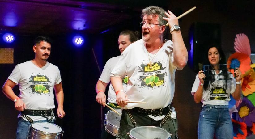 Húsz éve a fia miatt hozta létre, ma övék Budapest legvidámabb zenekara